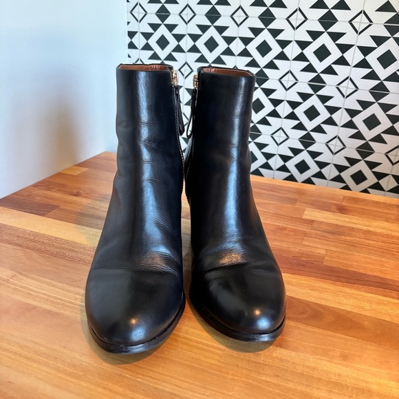 & Other Stories Black Leather Rounded Toe Ankle Boot Gold Zipper Women's Size 9 - Picture 6 of 16